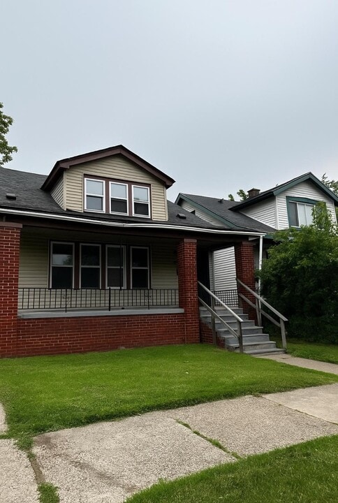 4625 Chalmers St in Detroit, MI - Foto de edificio