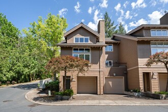 10251 NW Village Heights Dr in Portland, OR - Building Photo - Building Photo