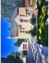 3085 N Brookfield Rd in Brookfield, WI - Building Photo - Building Photo