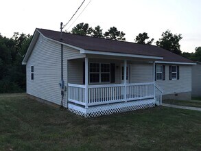 2505 W Dennis Dr in Gainesville, GA - Building Photo - Building Photo