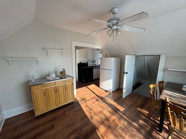 property at 21 Davis Rd