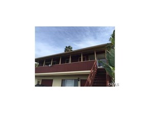 137 Avenida Sierra in San Clemente, CA - Foto de edificio - Building Photo