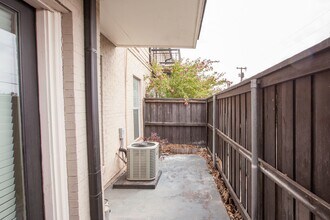 7734 Meadow Rd in Dallas, TX - Building Photo - Building Photo