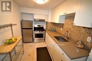 462 Fergo Ave in Mississauga, ON - Building Photo - Building Photo