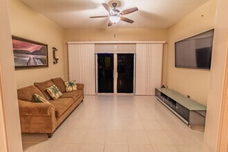 36 Harbour Isle Dr W in Fort Pierce, FL - Building Photo - Building Photo