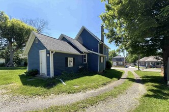 1436 W Main St in Owosso, MI - Building Photo - Building Photo