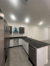 2423 NW 23rd Ln in Fort Lauderdale, FL - Building Photo - Building Photo