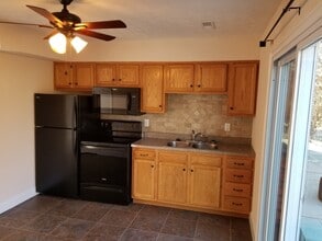 405 W Collinsville Rd in Troy, IL - Building Photo - Building Photo