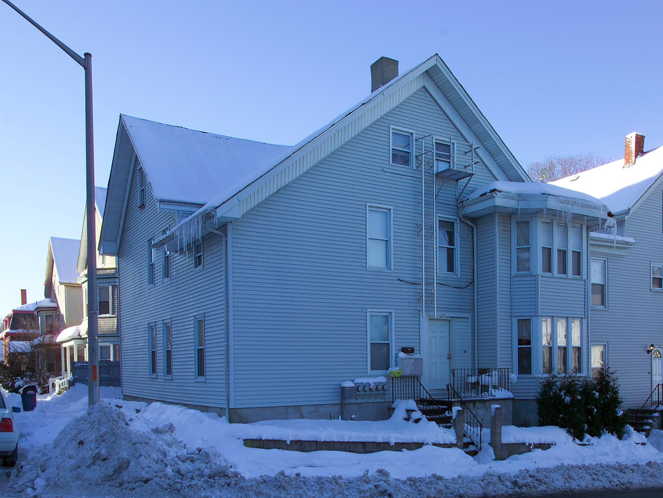 285 Locust St in Fall River, MA - Building Photo