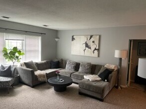 22 Lake Shore Ter, Unit 4 in Boston, MA - Building Photo - Building Photo