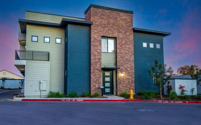 165 E Lexington Ave in Gilbert, AZ - Building Photo