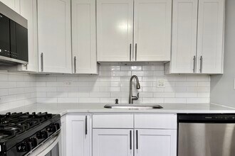 1346 Forestdale Ct in Schaumburg, IL - Building Photo - Building Photo