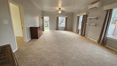 1105 Curtis St in Sedro Woolley, WA - Foto de edificio - Building Photo