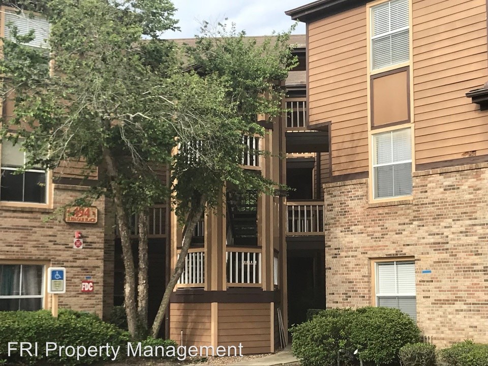 494 N Pin Oak Pl-Unit -Apt. 202 in Longwood, FL - Building Photo