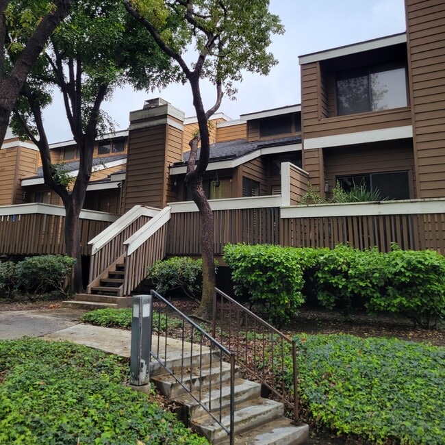 8550 Lake Knoll Ave in Garden Grove, CA - Building Photo - Building Photo