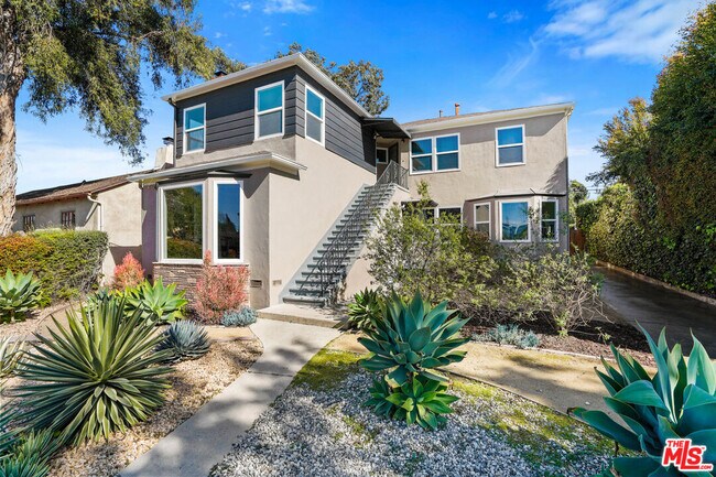 property at 1516 Stearns Dr