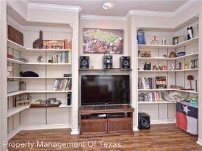 305 E 31st St-Unit -Unit 8 in Austin, TX - Building Photo - Building Photo