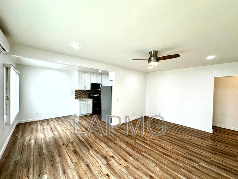 5721-5723 Tilden Ave in Los Angeles, CA - Building Photo