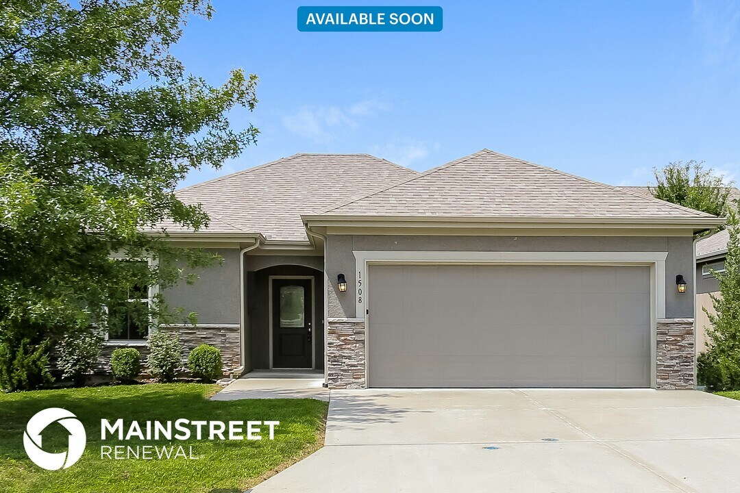1508 NE Jaclyn Dr in Grain Valley, MO - Building Photo