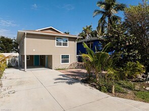 1881 Danford St in Naples, FL - Building Photo - Building Photo