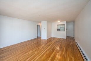 6 Gilson Rd in Quincy, MA - Building Photo