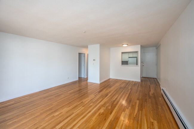 6 Gilson Rd