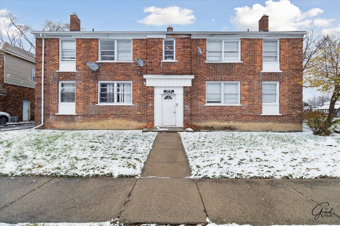Puritan Apartments in Detroit, MI - Foto de edificio