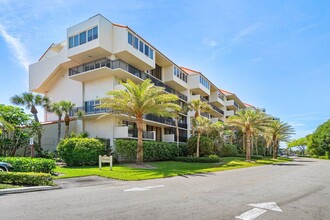3908 S Ocean Blvd in Highland Beach, FL - Building Photo - Building Photo