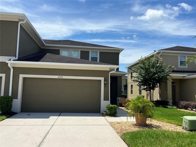 2125 Lennox Dale Ln in Brandon, FL - Building Photo - Building Photo