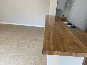 2423-2425 Limestone Dr in Arlington, TX - Building Photo - Building Photo