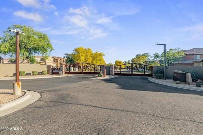 3983 E Cat Balue Dr in Phoenix, AZ - Building Photo - Building Photo