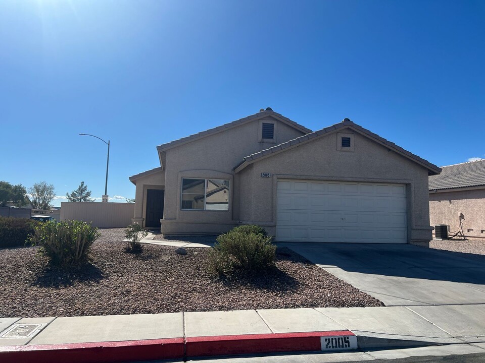 2005 Ona Marie Ave in North Las Vegas, NV - Building Photo