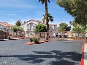 4049 Castle Cove Dr in Las Vegas, NV - Building Photo - Building Photo