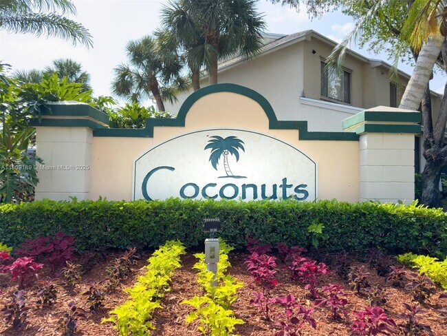 16795 Hemingway Dr in Weston, FL - Building Photo - Building Photo