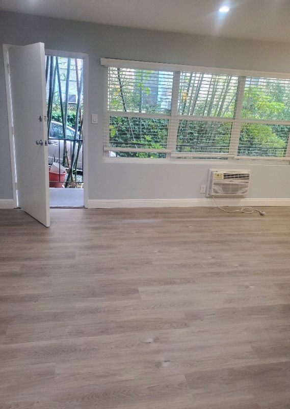 8616 Holloway Dr in West Hollywood, CA - Building Photo - Building Photo