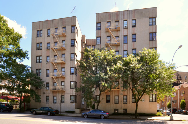 2260 Bronx Park East Apartments in Bronx, NY - Foto de edificio - Building Photo