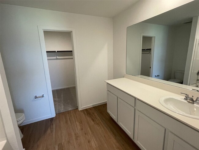 property at 827 Rosewood Trl