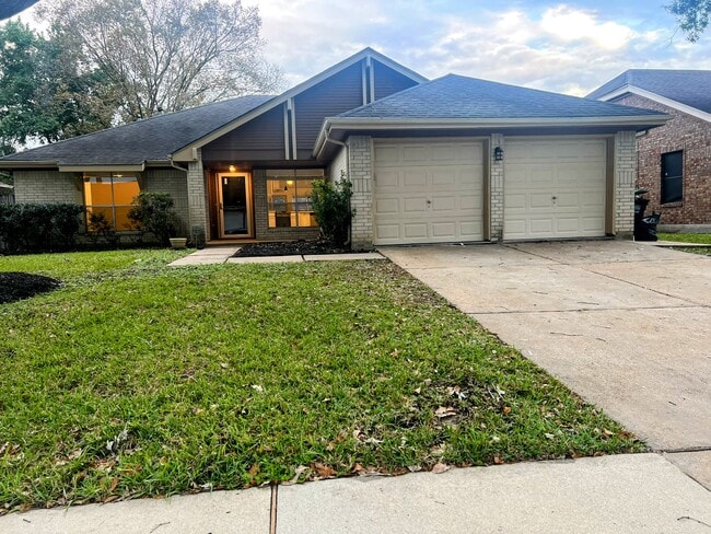 4427 Leyland Dr in Pearland, TX - Foto de edificio - Building Photo