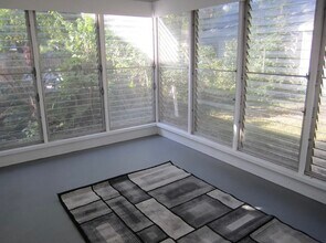 5105 Vincent Ave N in Minneapolis, MN - Foto de edificio - Building Photo