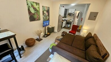 403 E 73rd St in New York, NY - Building Photo - Building Photo