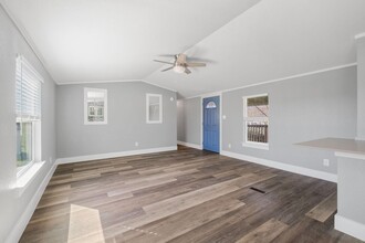 108 Patti Cove S in Bastrop, TX - Building Photo - Building Photo