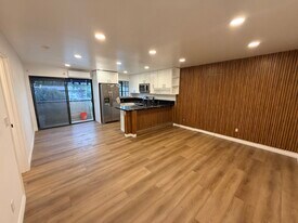 18530 Hatteras St, Unit Hatteras 212 in Tarzana, CA - Building Photo