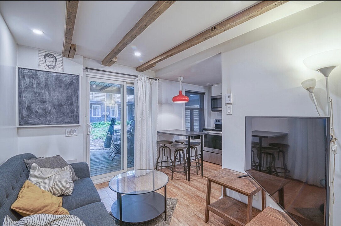 1725 Alexandre-Desève Rue in Montréal, QC - Building Photo