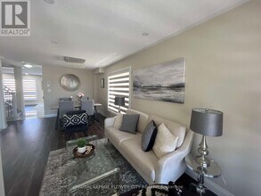 20 Four Seasons Cir in Brampton, ON - Building Photo - Building Photo