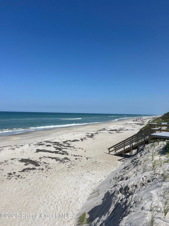 190 Richards Rd in Melbourne Beach, FL - Foto de edificio - Building Photo