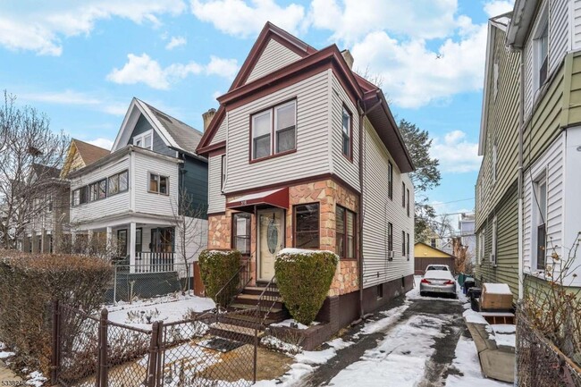 516 Norwood St, Unit 2