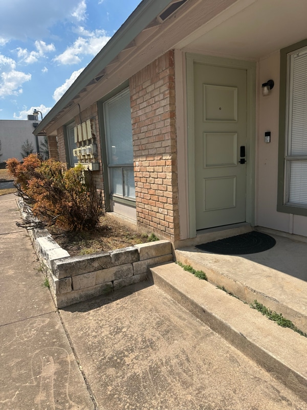 10111 Golden Meadow Dr in Austin, TX - Foto de edificio - Building Photo