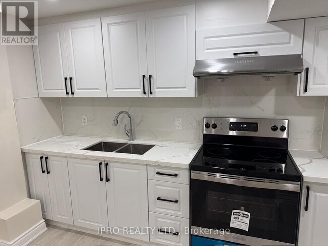 3964 Beacham St in Mississauga, ON - Building Photo - Building Photo