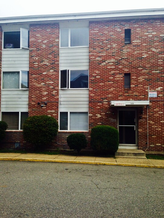 Garfield Avenue Apartments in New London, CT - Building Photo