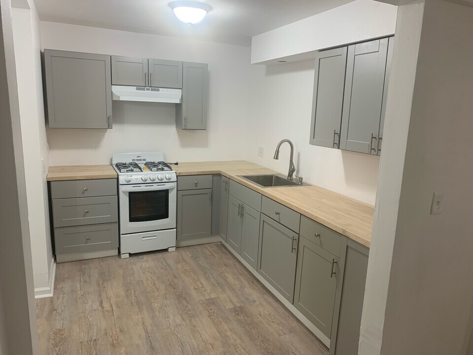 1226 N Main St, Unit 1226Apt4 in Rockford, IL - Foto de edificio